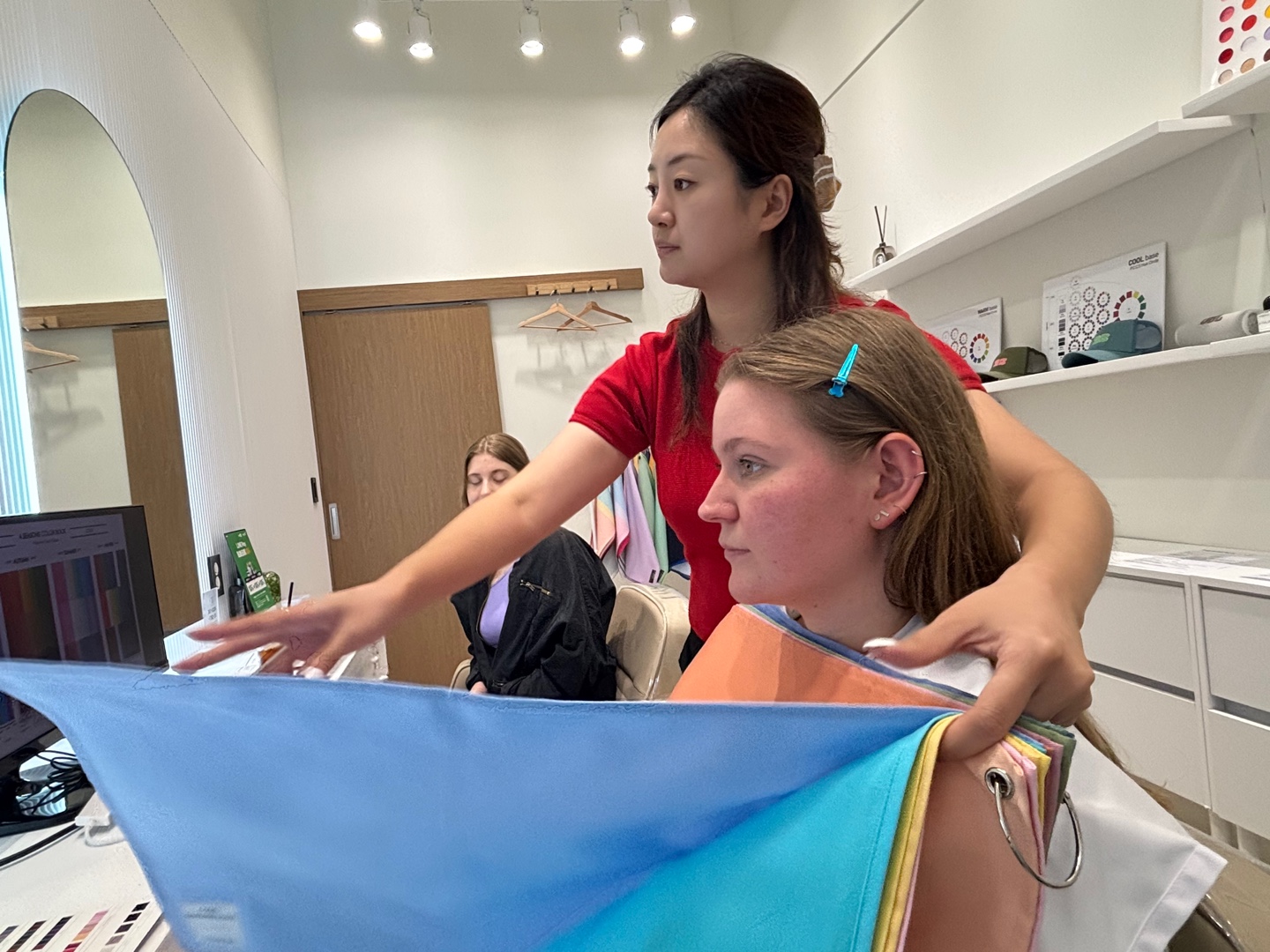 A BRANME personal color consultation
